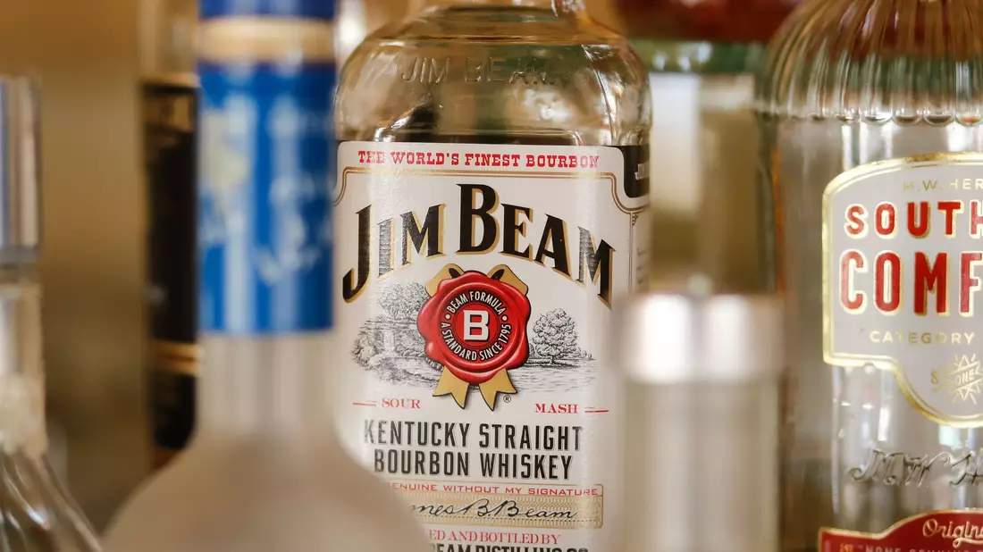 Schlecht für Spirituosen-Liebhaber: US-amerikanischer Whiskey könnte wegen EU-Zöllen teurer werden. (Archivbild) - Bild: Gerald Matzka/dpa-Zentralbild/ZB