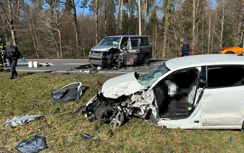 KFV Bodenseekreis: B31: Zwei Verletzte nach Frontalkollision - Foto: presseportal.de