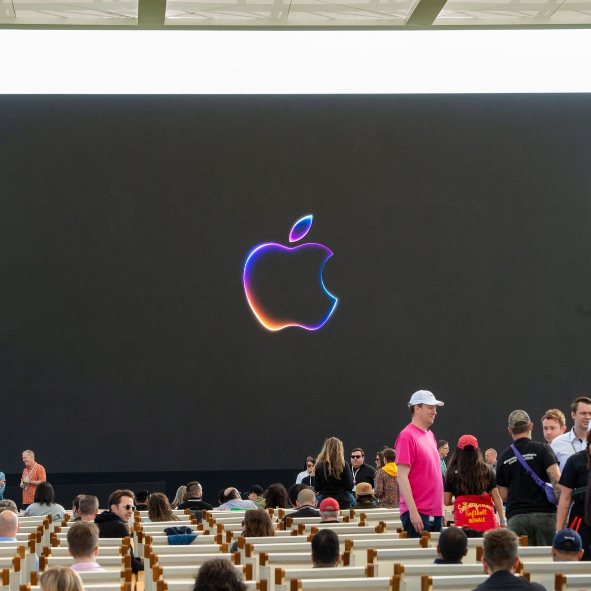 Die Betriebssysteme von Apple-Geräten bekommen künftig eine einheitliche Namensgebung. - Foto: Andrej Sokolow/dpa