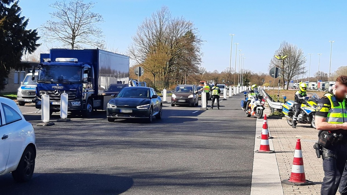 POL-AC: Polizei und Zoll ziehen Bilanz: Umfangreicher Kontrolleinsatz in der Grenzregion - Foto: presseportal.de