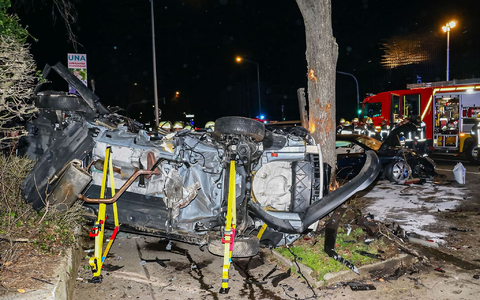 Der Fahrer des am Unfall beteiligten Pkw wurde festgenommen.  - Foto: Andreas Rometsch/KS-Images.de/dpa
