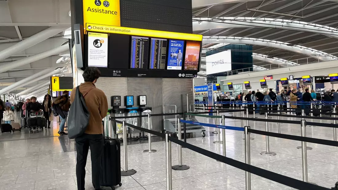Der Flughafen Heathrow bleibt voraussichtlich den ganzen Tag geschlossen. (Archivbild) - Bild: Jordan Pettitt/PA Wire/dpa