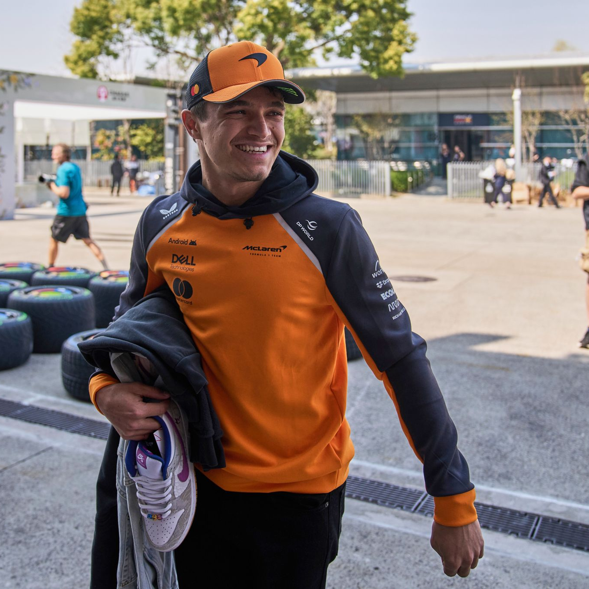 Weltmeister Max Verstappen durchlebt bislang schwierige Tage in China. - Foto: Andy Wong/AP/dpa