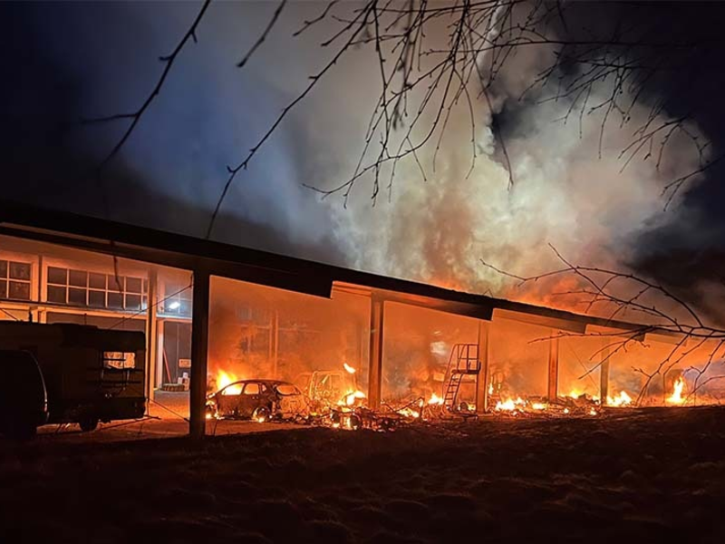 POL-ST: Rheine, Großbrand einer Halle Keine Verletzten - Foto: presseportal.de