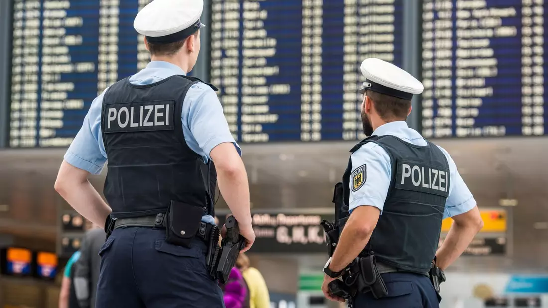 Bundespolizeidirektion München: Drei Haftbefehle - Dreimal in die Justizvollzugsanstalt - Bild: presseportal.de