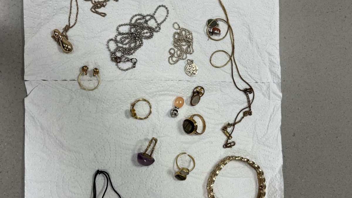 POL-UN: Werne - Eigentümer sichergestellten Schmucks gesucht - Foto: presseportal.de
