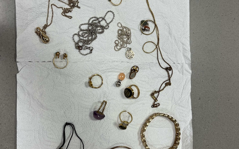 POL-UN: Werne - Eigentümer sichergestellten Schmucks gesucht - Foto: presseportal.de