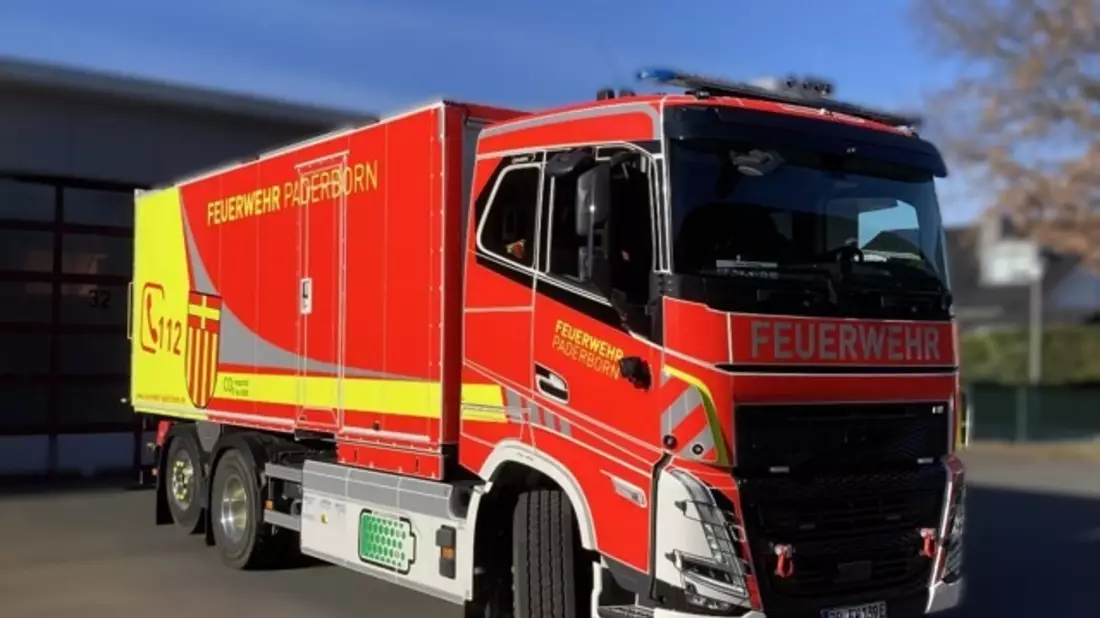FW Paderborn: Einladung zum Pressetermin zur Vorstellung des ersten vollelektrischen LKW als Einsatzfahrzeug der Feuerwehr Paderborn - Bild: presseportal.de