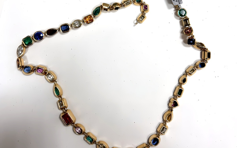 HZA-KA: Plastiktasche mit Juwelen / Karlsruher Zoll findet Schmuckstücke im Wert von über 140.000 Euro - Foto: presseportal.de