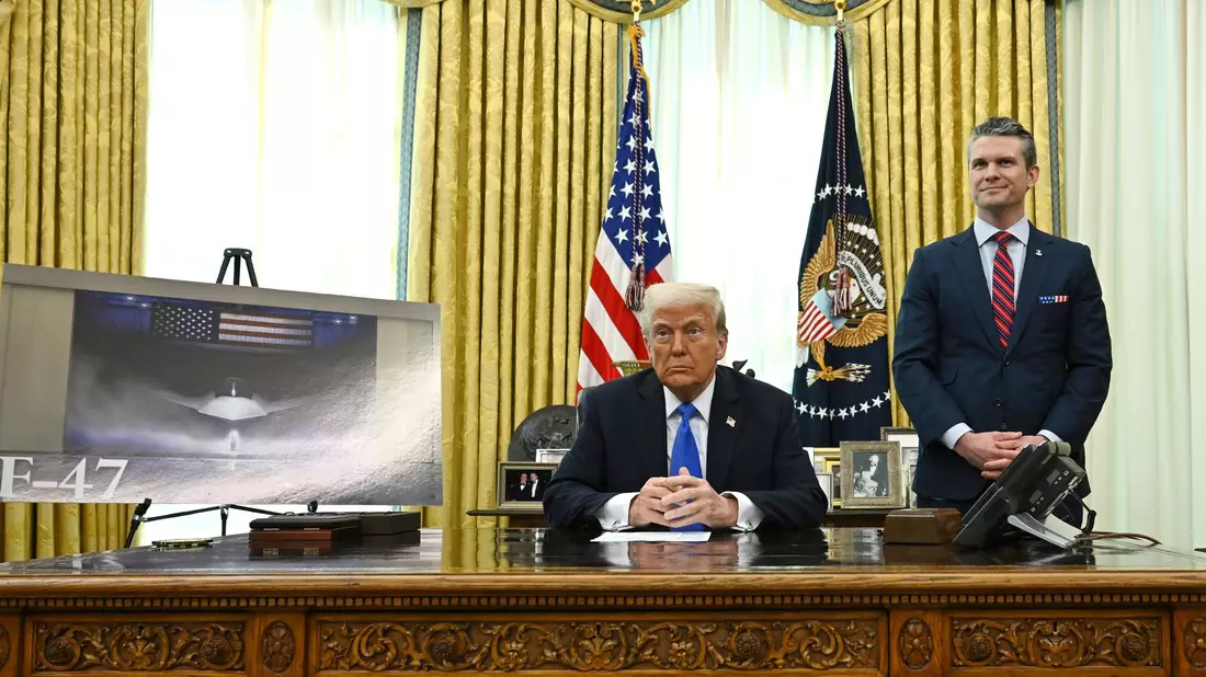 Trump verspricht den «fortschrittlichsten, fähigsten und tödlichsten» Kampfjet aller Zeiten. - Bild: Uncredited/POOL/AP/dpa