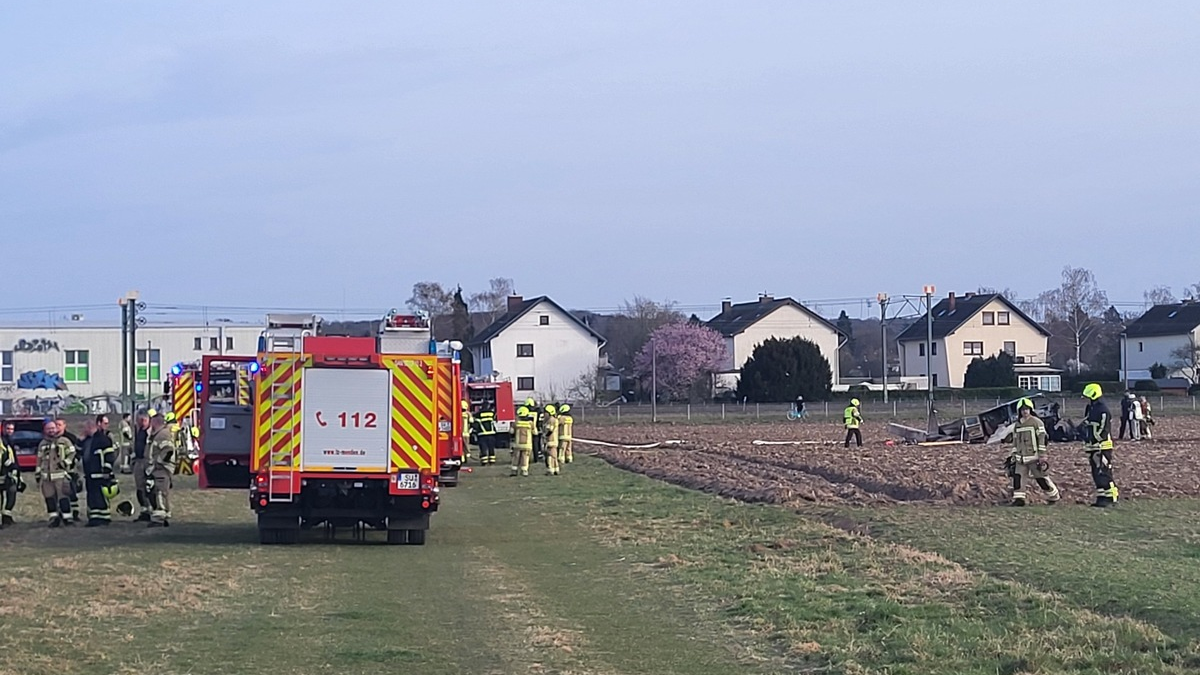 FW Sankt Augustin: Tödlicher Flugzeugabsturz in Sankt Augustin - Foto: presseportal.de