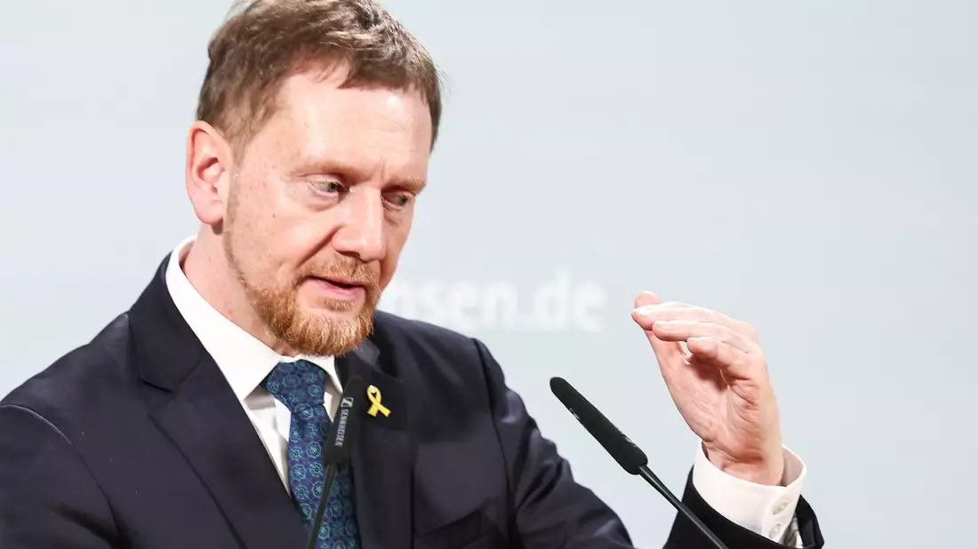 Bei der Bundestagswahl waren die ostdeutschen Flächenländer blau gefärbt. Gibt es bald den ersten AfD-Regierungschef? Was der sächsische Ministerpräsident Michael Kretschmer Schwarz-Rot als Gegenrezept vorschlägt.  - Bild: Hannes P Albert/dpa