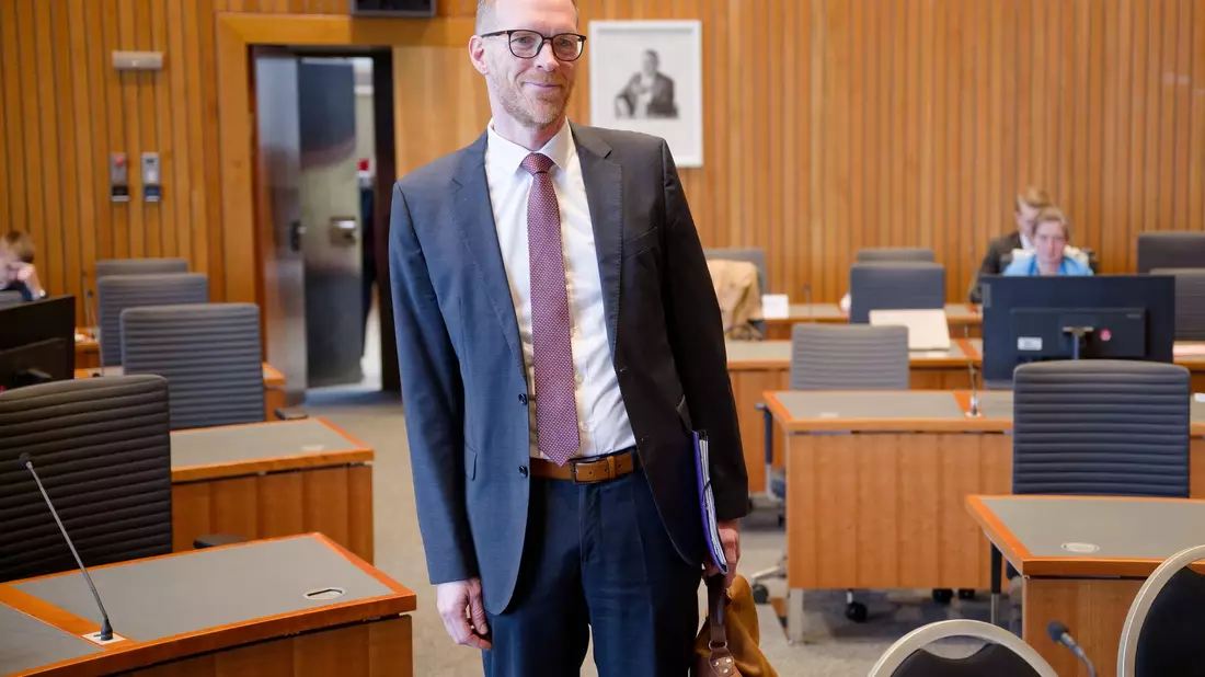 Jan Heinisch, CDU-Abgeordneter im Landtag von Nordrhein-Westfalen, ist Teil des CDU-Teams, das mit Politikerinnen und Politikern von CSU und SPD über Klima- und Energiefragen verhandelt. (Archivfoto)  - Bild: Henning Kaiser/dpa