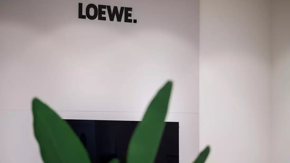 Loewe will künftig nicht nur TV-und Audio-Geräte auf den Markt bringen. - Bild: Daniel Vogl/dpa
