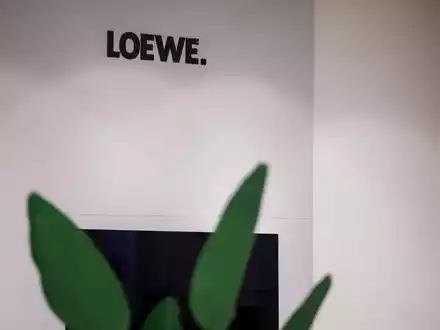Loewe will künftig nicht nur TV-und Audio-Geräte auf den Markt bringen. - Foto: Daniel Vogl/dpa