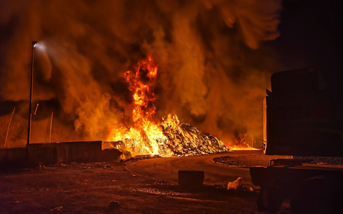 LPI-EF: Brand in der Deponie - Foto: presseportal.de