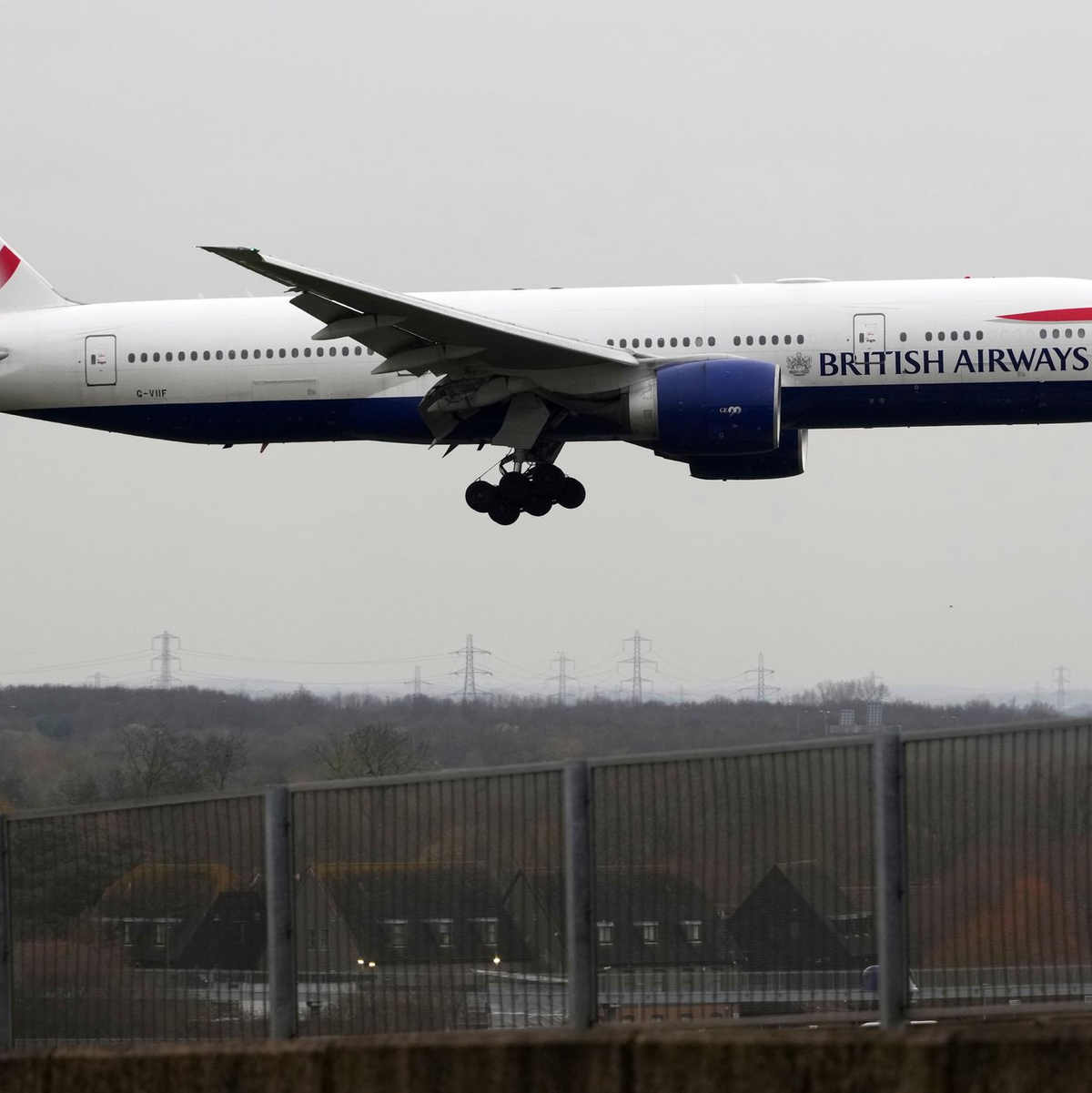 Der Betrieb rollte nach den Problemen des Vortages wieder an.  - Foto: Kirsty Wigglesworth/AP/dpa