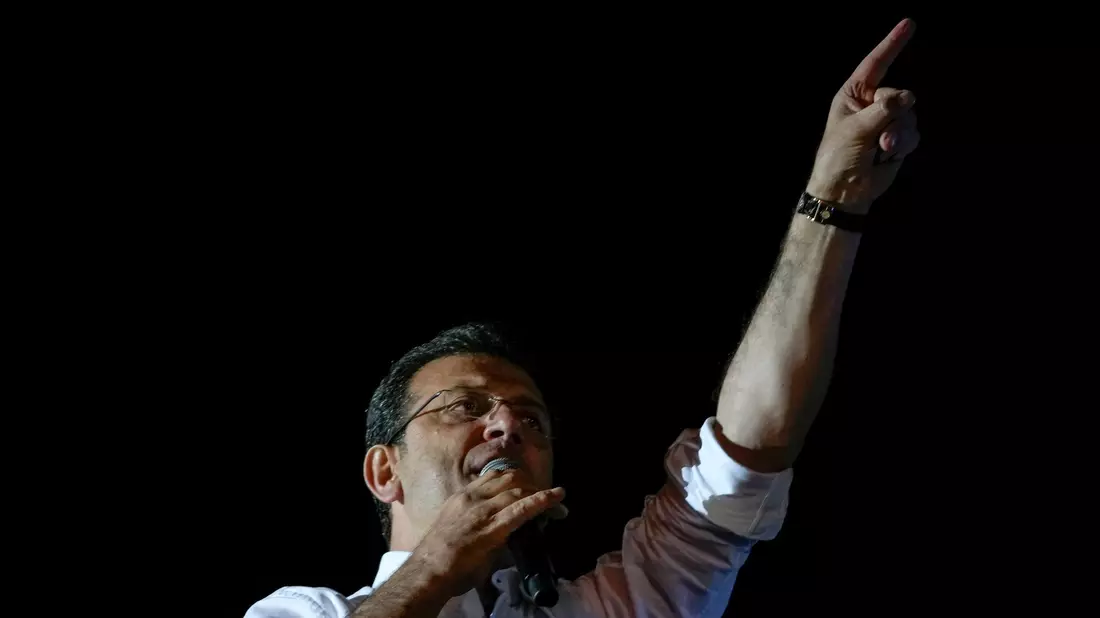 Imamoglu soll vor Gericht kommen. (Archivbild) - Bild: Khalil Hamra/AP/dpa