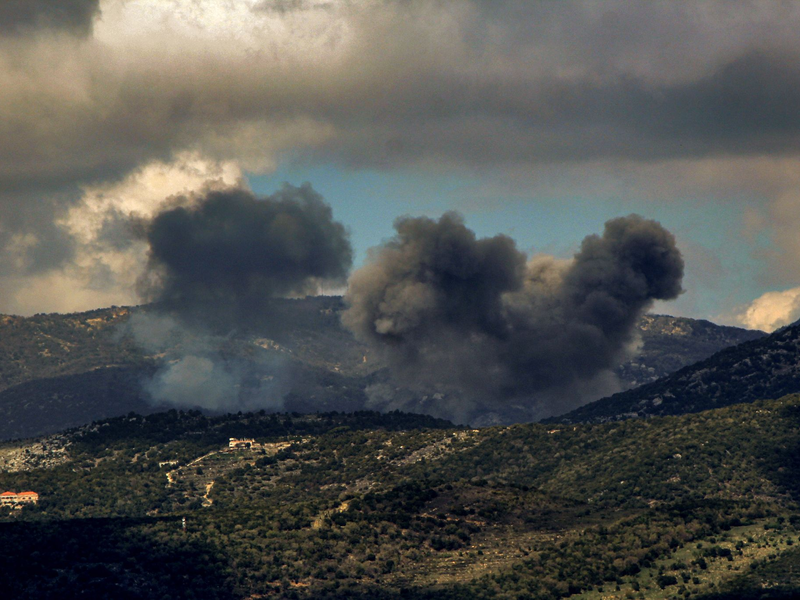 Rauch steigt auf nach einem israelischen Luftangriff im Süden des Libanons. (Archivbild) - Foto: STR/dpa
