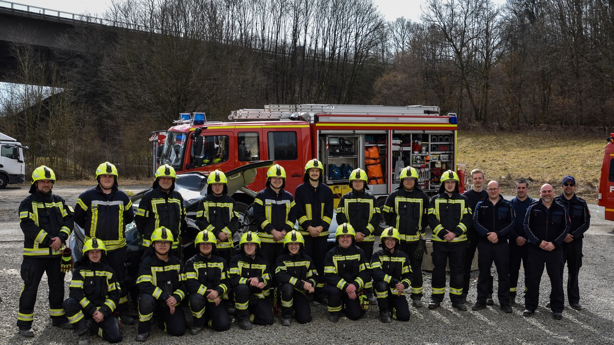 FW Wenden: Grundausbildung erfolgreich abgeschlossen - Foto: presseportal.de
