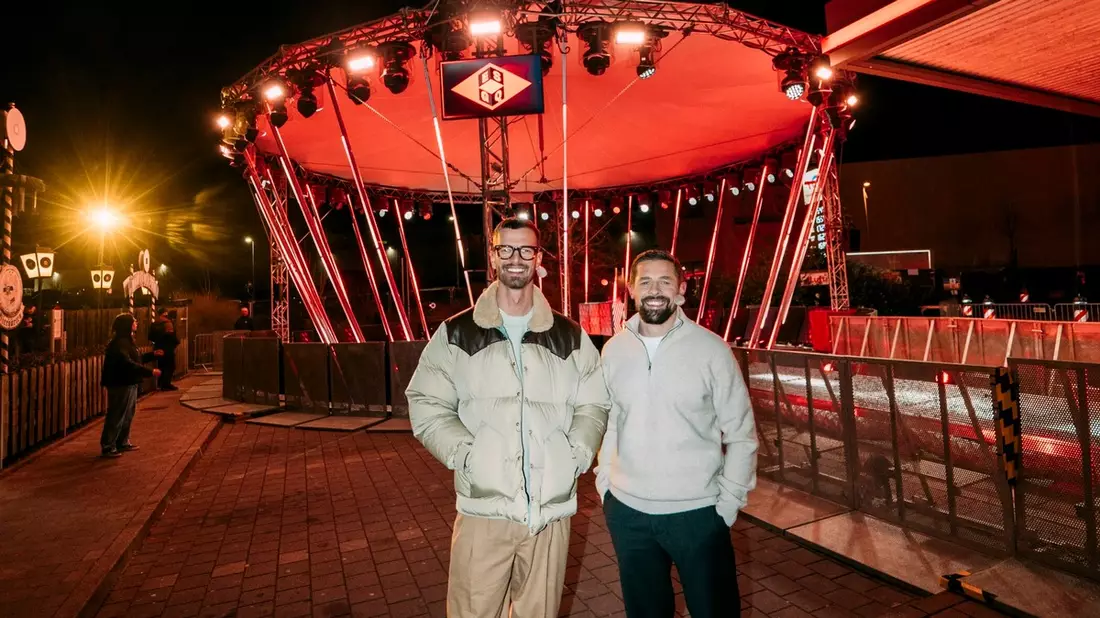 Wer gewinnt heute 100.000 Euro? Joko & Klaas spielen jetzt live auf einem Autohof in Baden-Württemberg Ein sehr gutes Quiz (mit hoher Gewinnsumme) - Bild: Joyn/Julian Mathieu, presseportal.de