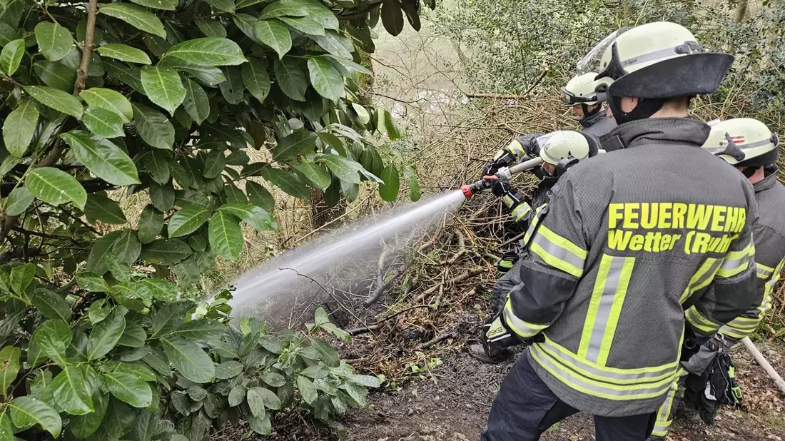 FW-EN: Wetter - Feuerwehr auch am Samstag zweimal im Einsatz - Bild: presseportal.de
