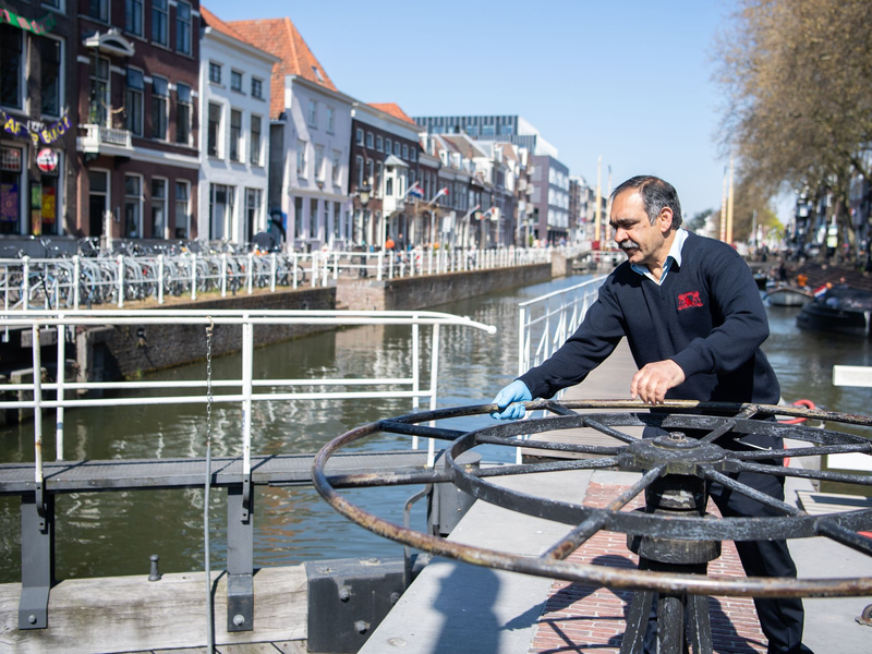 In Utrecht in den Niederlanden gibt es eine Schleuse mit virtueller Türklingel für Fische.  - Foto: Robert Oosterbroek/Stadt Utrecht /dpa