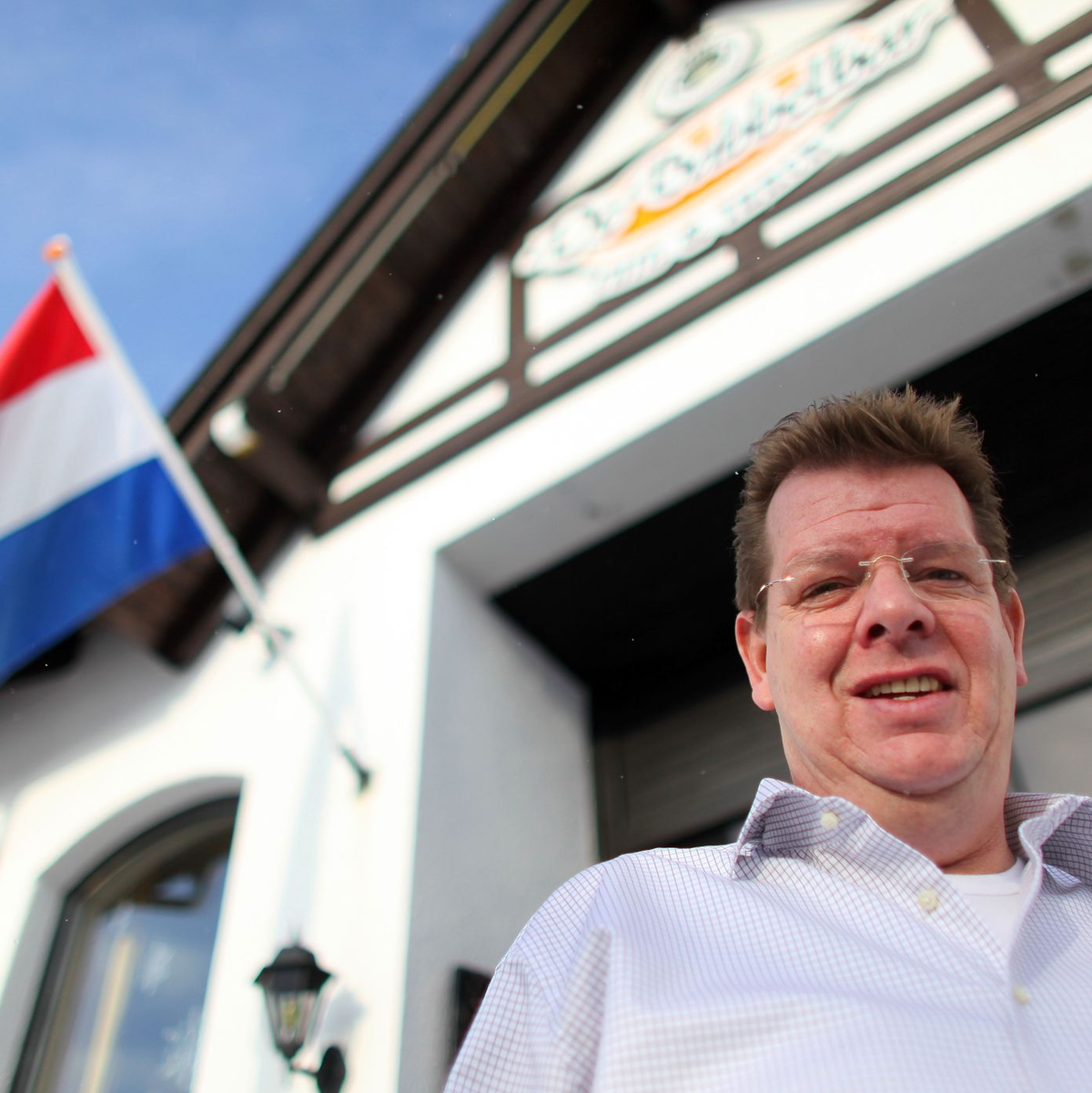 Unter rotweißblauer Flagge: Das Hotel «Der Brabander» in Winterberg ist ganz auf niederländische Gäste spezialisiert (Archivbild). - Foto: picture alliance / dpa
