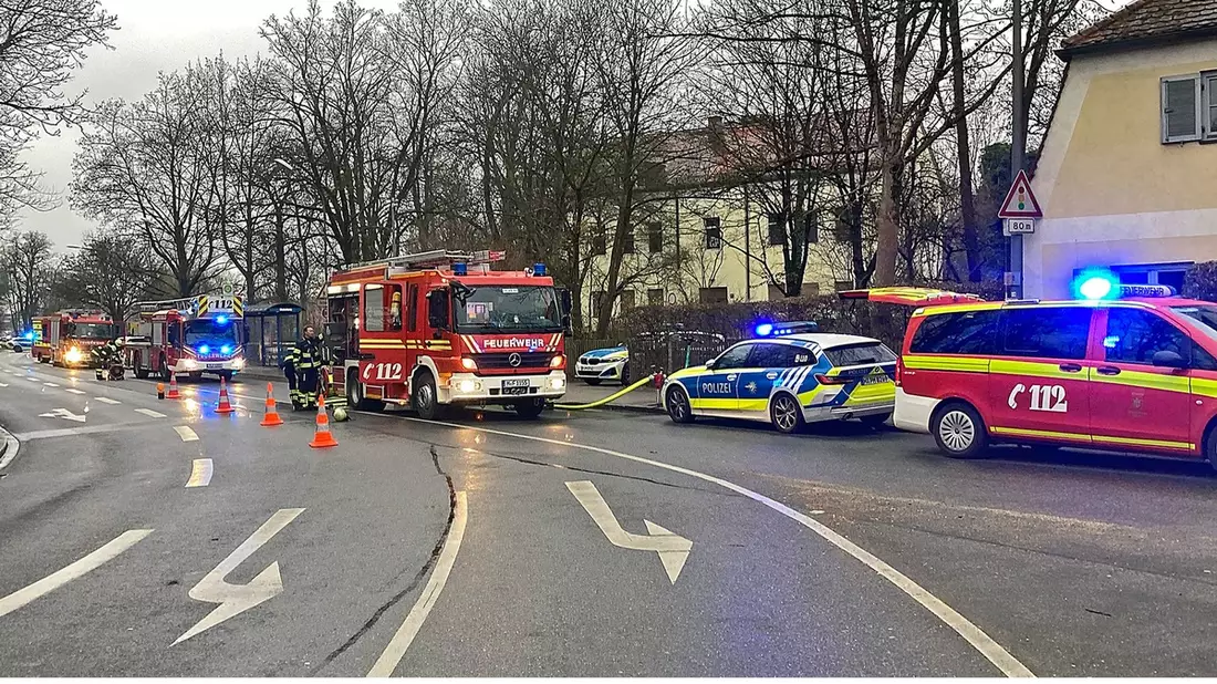 FW-M: Brand in leer stehendem Gebäude (Obermenzing) - Bild: presseportal.de