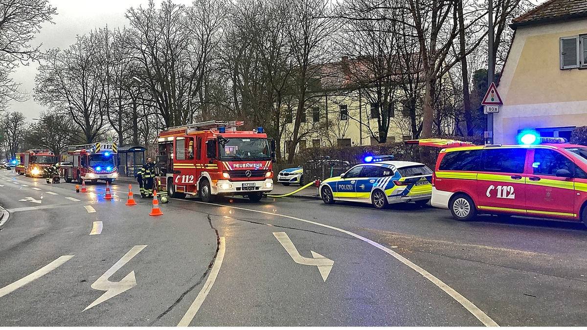 FW-M: Brand in leer stehendem Gebäude (Obermenzing) - Foto: presseportal.de