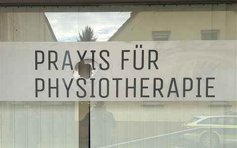 POL-PDLD: Mehrere Fenster eingeworfen - Foto: presseportal.de