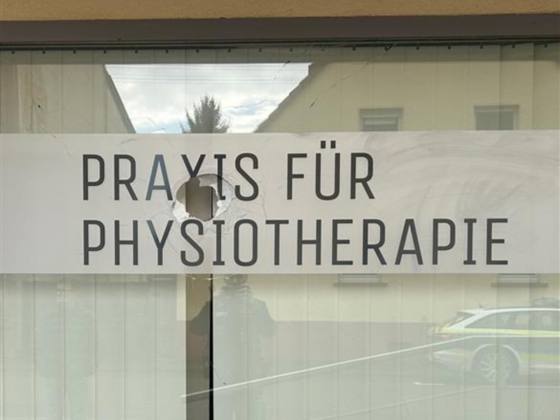 POL-PDLD: Mehrere Fenster eingeworfen - Foto: presseportal.de