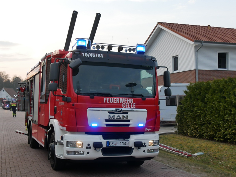 FW Celle: Brennt Gartenschuppen - Foto: presseportal.de