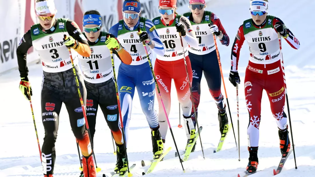  Therese Johaug aus Norwegen jubelt nach ihrem 50. Weltcup-Sieg. - Bild: Emmi Korhonen/Lehtikuva/dpa