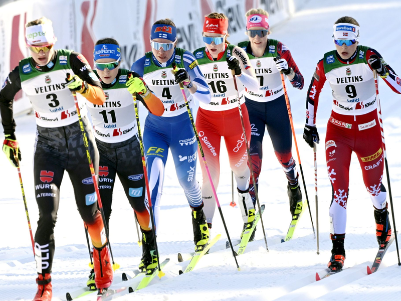  Therese Johaug aus Norwegen jubelt nach ihrem 50. Weltcup-Sieg. - Foto: Emmi Korhonen/Lehtikuva/dpa