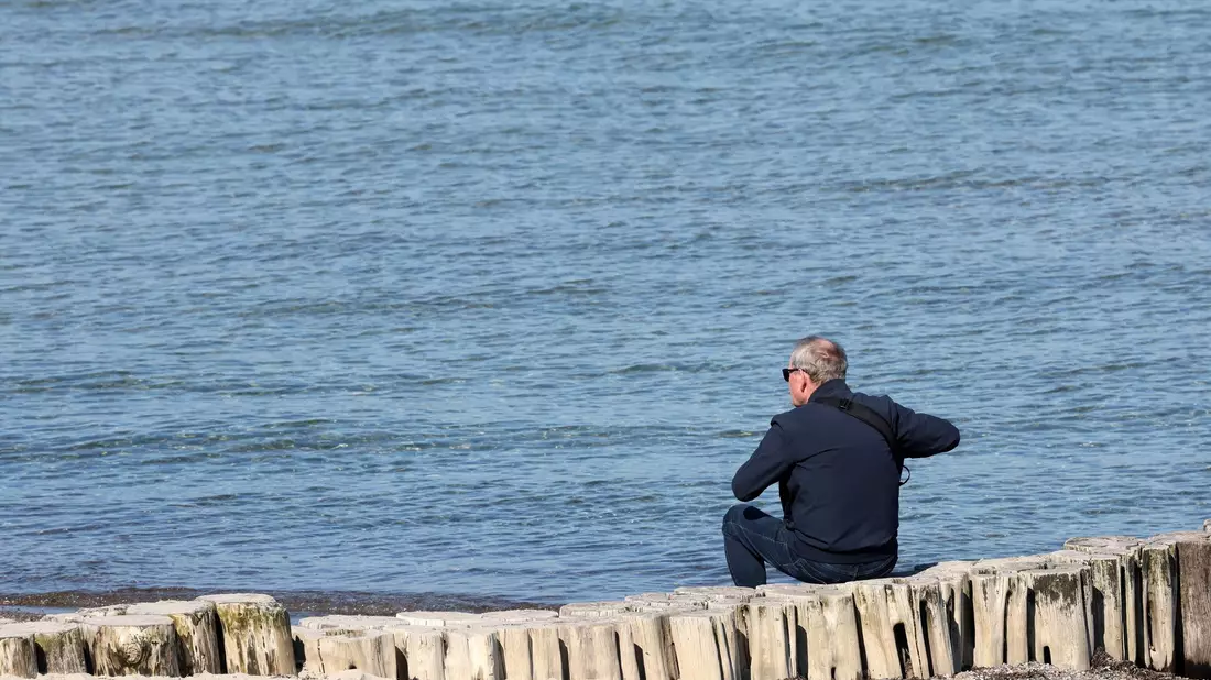 Sonne gibt es zum Wochenstart an der Küste. (Archivbild) - Bild: Bernd Wüstneck/dpa
