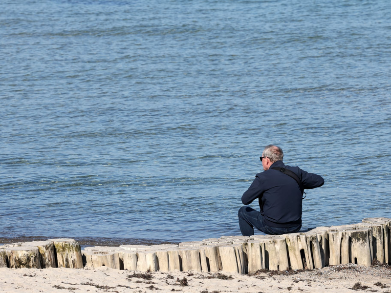 Sonne gibt es zum Wochenstart an der Küste. (Archivbild) - Foto: Bernd Wüstneck/dpa