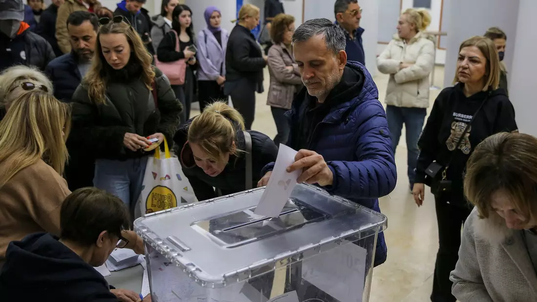 Ob Imamoglu bei der Wahl antreten kann, ist noch nicht entschieden.  - Bild: Huseyin Aldemir/AP/dpa