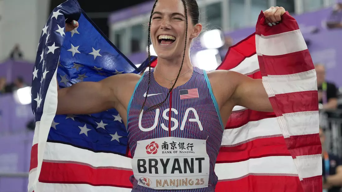 Wird sie eine Konkurrentin von Malaika Mihambo im Sommer? Weitsprung-Weltmeisterin Claire Bryant aus den USA. - Bild: Vincent Thian/AP/dpa