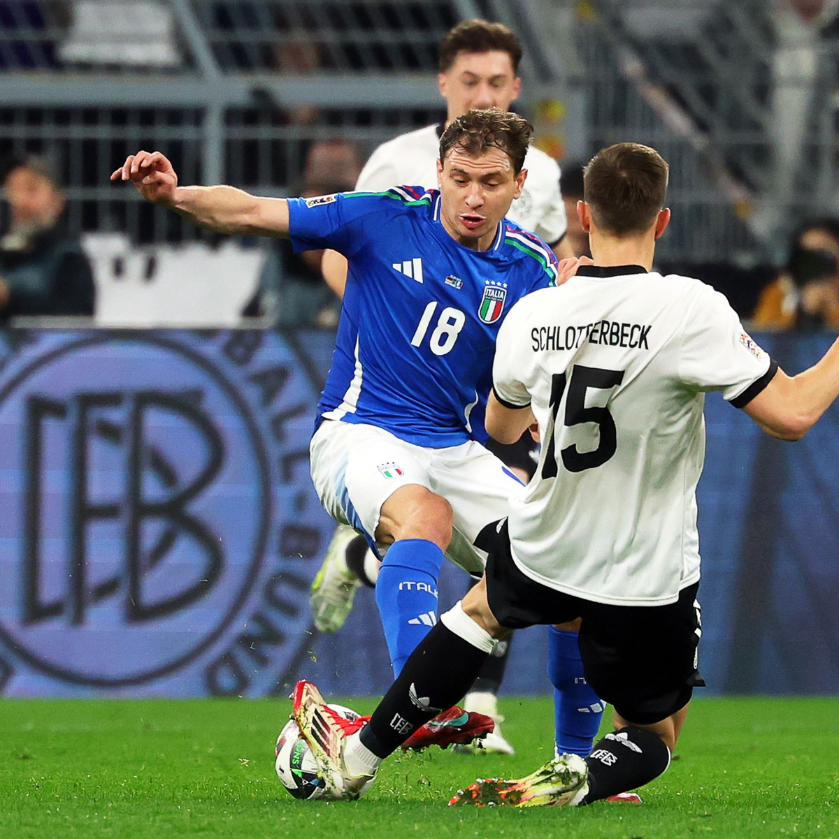 Julian Nagelsmann nimmt viele Erkenntnisse mit ins Final Four der Nations League.  - Foto: Christian Charisius/dpa
