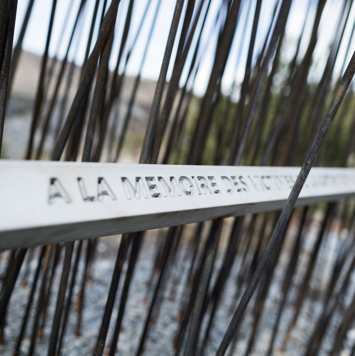 Vor Ort ist der Absturz der Germanwings-Maschine den Menschen weiterhin sehr präsent. (Archivbild) - Foto: picture alliance / dpa