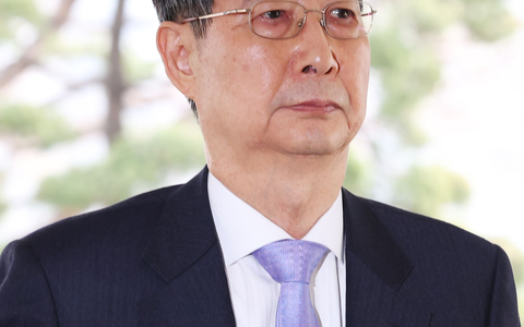 Südkoreas Verfassungsgericht hat die Amtsenthebung des im Zuge der Staatskrise suspendierten Premier Han Duck Soo abgewiesen.  - Foto: -/Yonhap Pool/dpa