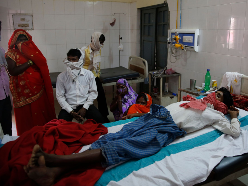 Neun Länder haben schon Probleme dabei, TB-Medikamente zu besorgen. (Archivbild) - Foto: Rajesh Kumar Singh/AP/dpa