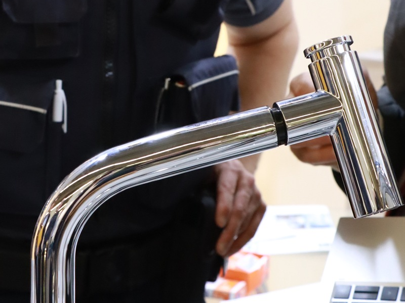 HZA-DA: ZOLL stellt Produktpiraterie auf der ISH fest - 493 Artikel sichergestellt und 11.500 Euro an Sicherheit erhoben - Foto: presseportal.de