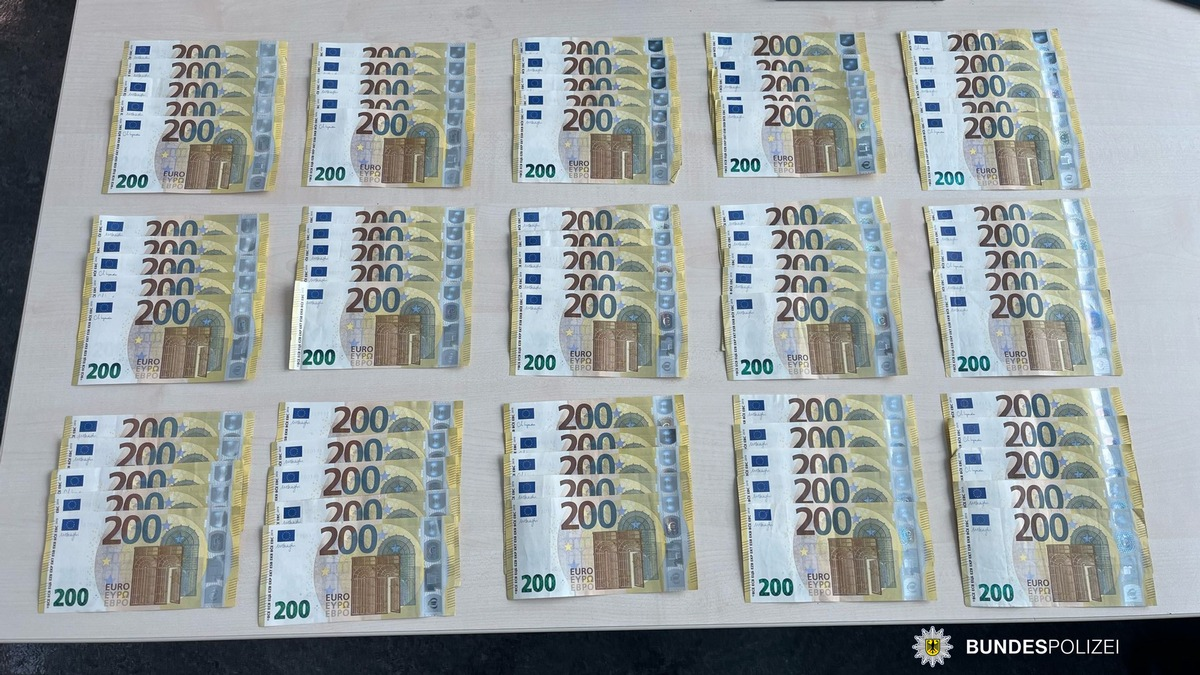 Bundespolizeidirektion München: 15.000 Euro im ICE gefunden / Ehrliche Finderin informiert Bundespolizei - Foto: presseportal.de