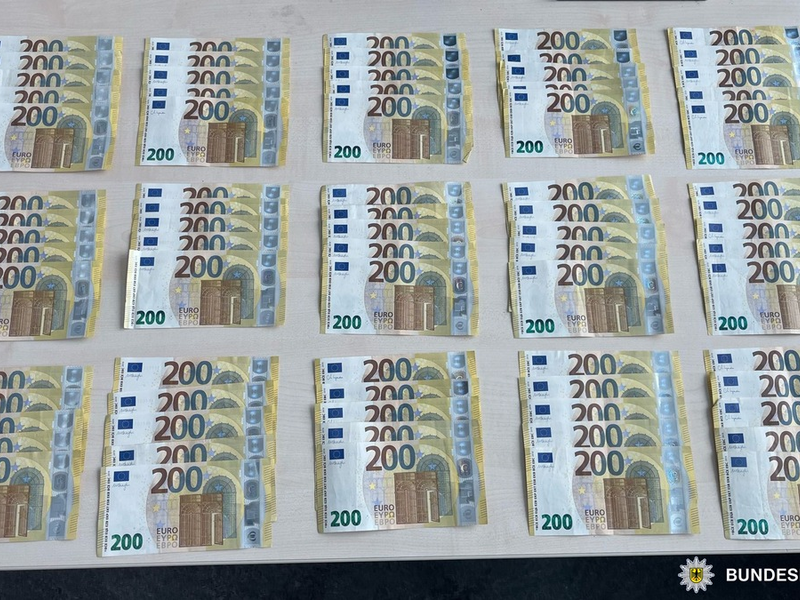 Bundespolizeidirektion München: 15.000 Euro im ICE gefunden / Ehrliche Finderin informiert Bundespolizei - Foto: presseportal.de