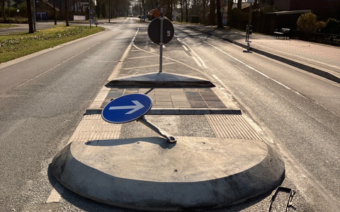 POL-ROW: ++ Zeugin meldet Personen mit Waffe: Polizeieinsatz ++ Verkehrszeichen beschädigt - Zeugen gesucht ++ Wohnungseinbruch in Sottrum - Zeugen gesucht ++ - Foto: presseportal.de