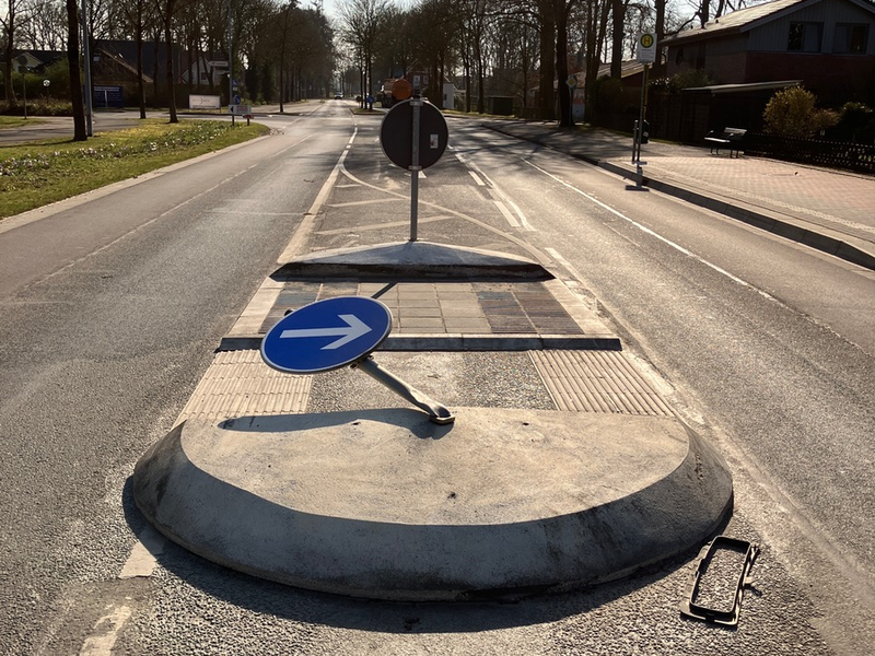 POL-ROW: ++ Zeugin meldet Personen mit Waffe: Polizeieinsatz ++ Verkehrszeichen beschädigt - Zeugen gesucht ++ Wohnungseinbruch in Sottrum - Zeugen gesucht ++ - Foto: presseportal.de