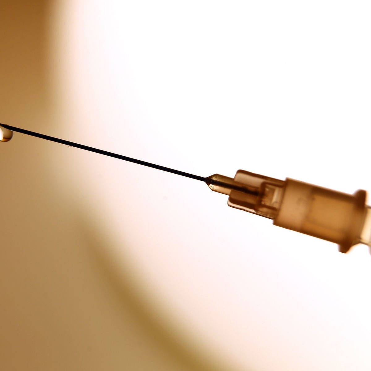 Der 44-Jährige soll neun Patienten getötet haben, indem er ihnen Überdosen von Schmerz- und Beruhigungsmitteln spritzte. (Symbolbild) - Foto: Karl-Josef Hildenbrand/dpa