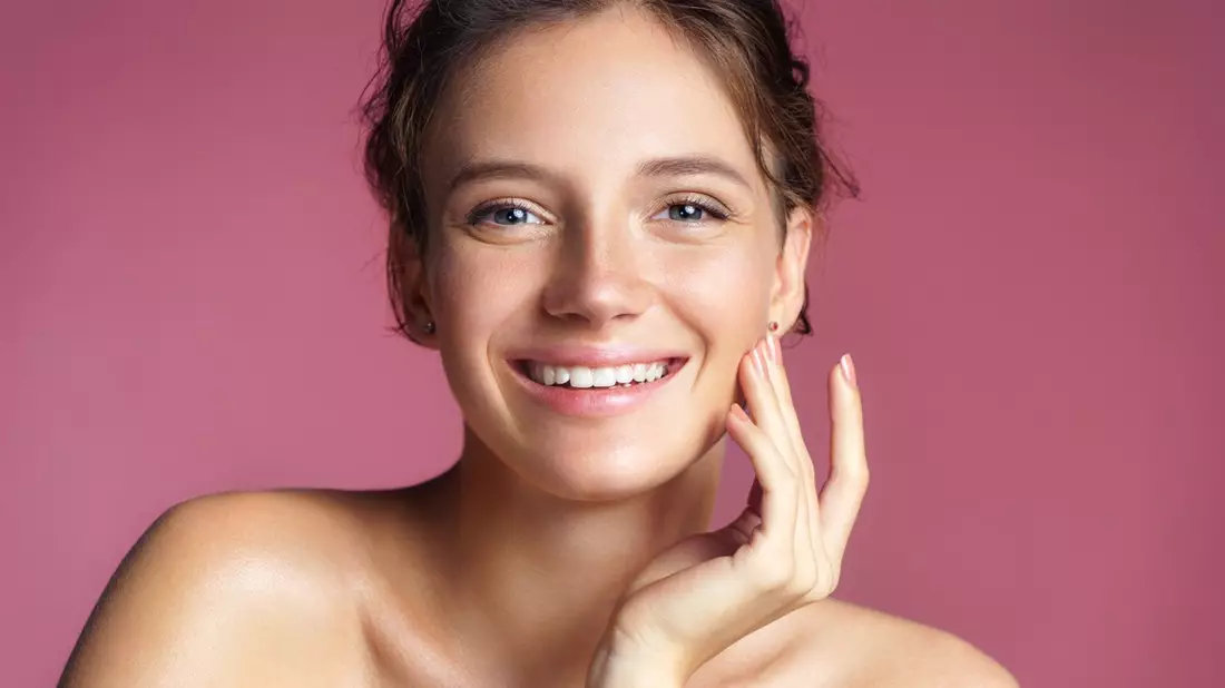 Anti-Falten-Mittel im Check: Dermatologe verrät, welche Stoffe wirklich helfen – und was reines Marketing ist - Bild: presseportal.de